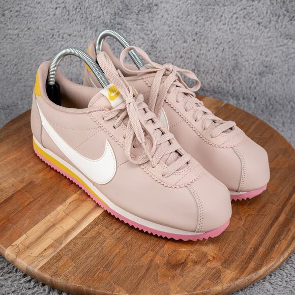 Nike Cortez Basic Shoes Women Size 9.5 Classic Running 807471-201 - Picture 1 of 8